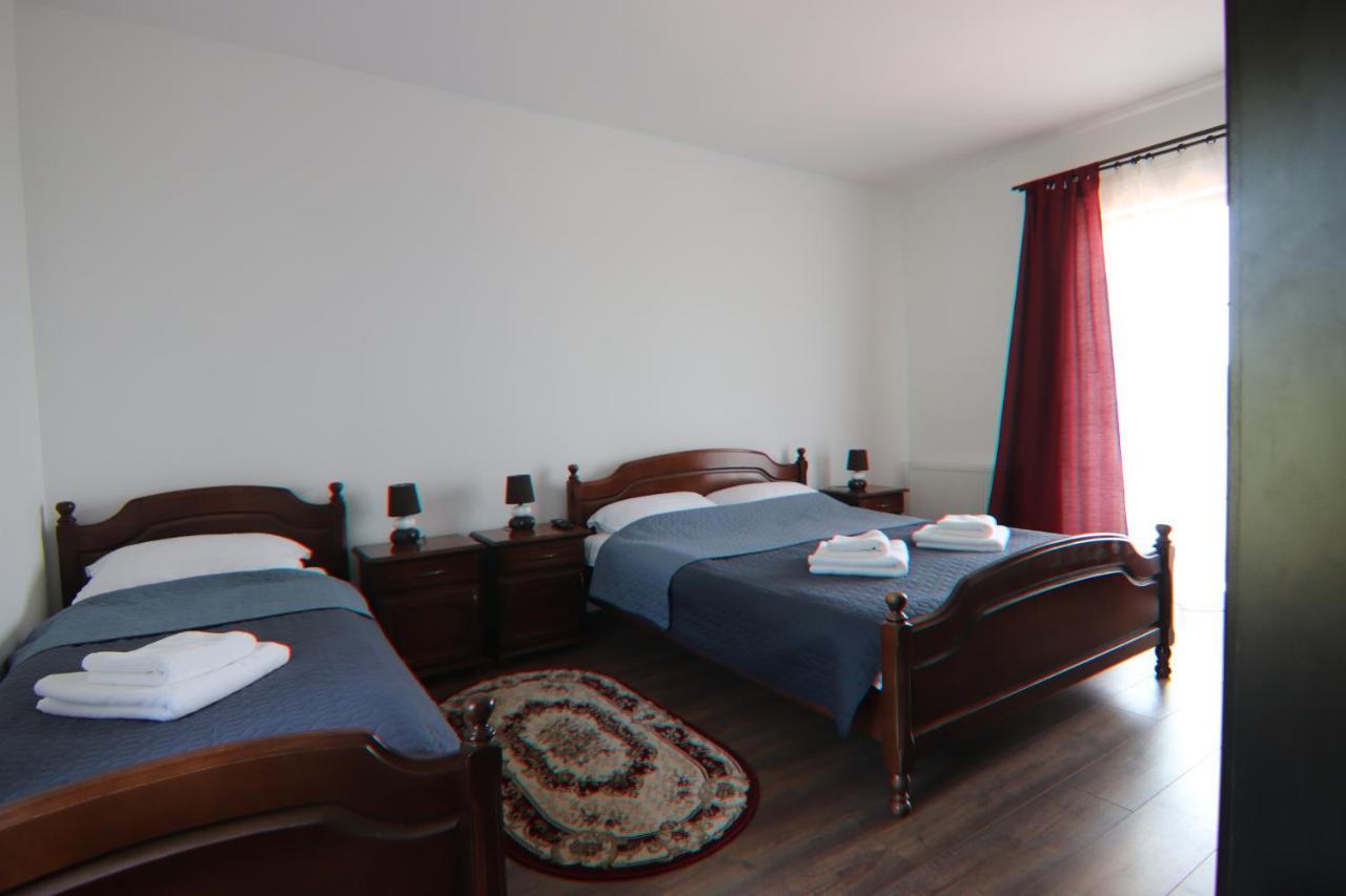 Pensiunea Emelys, Iasi Barnova Екстериор снимка