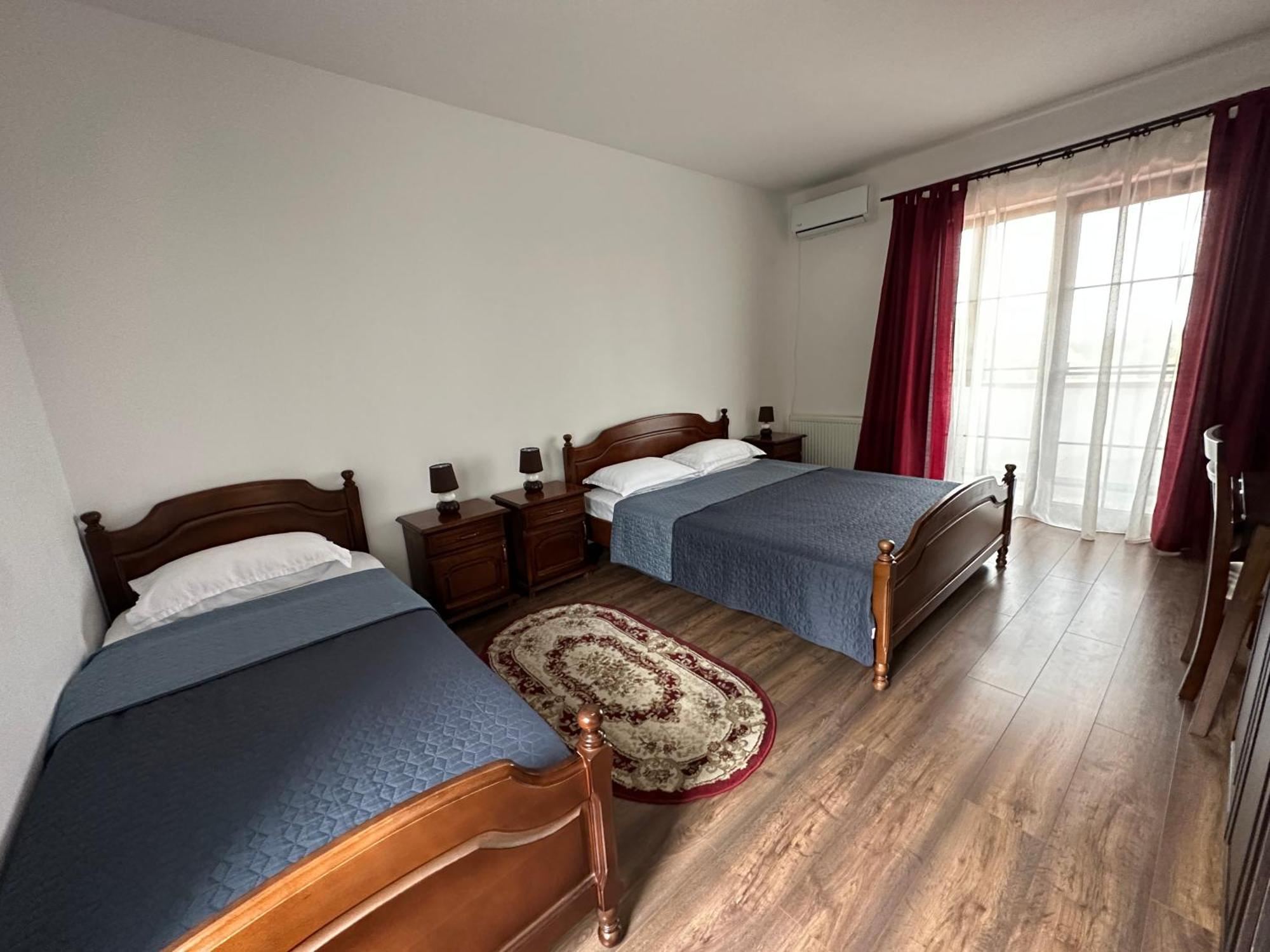 Pensiunea Emelys, Iasi Barnova Екстериор снимка